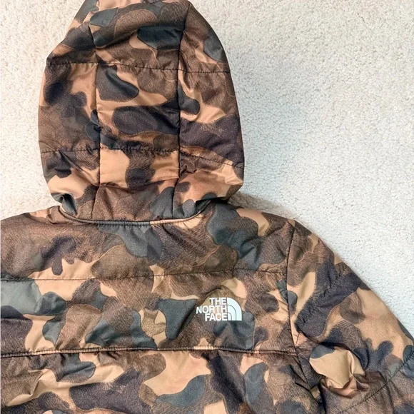 The North Face Brown Camouflage Reversible Jacket - Picture 14 of 16